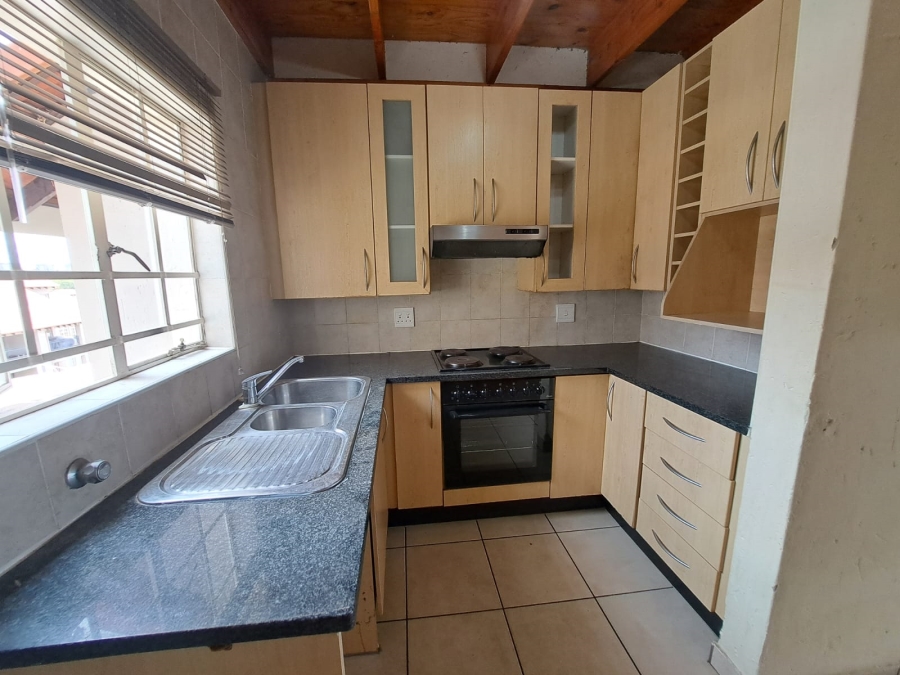 To Let 2 Bedroom Property for Rent in Noordwyk Gauteng