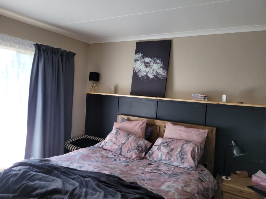 2 Bedroom Property for Sale in Meyerton Central Gauteng