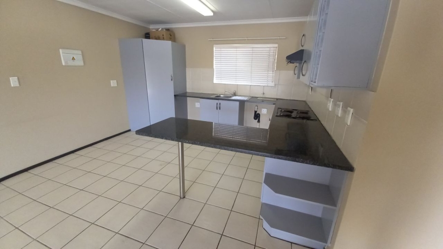 2 Bedroom Property for Sale in Bardene Gauteng