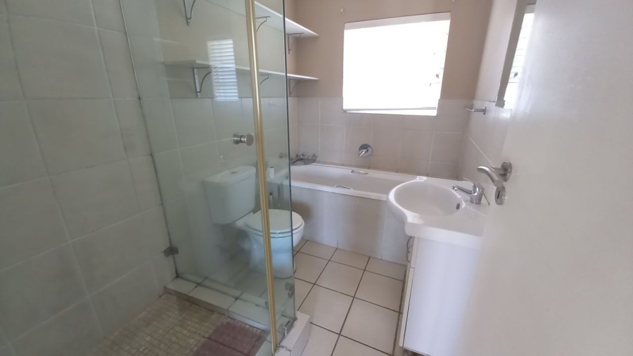 2 Bedroom Property for Sale in Bardene Gauteng