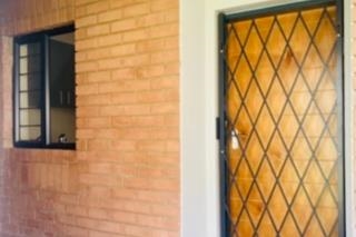 To Let 2 Bedroom Property for Rent in Vorna Valley Gauteng