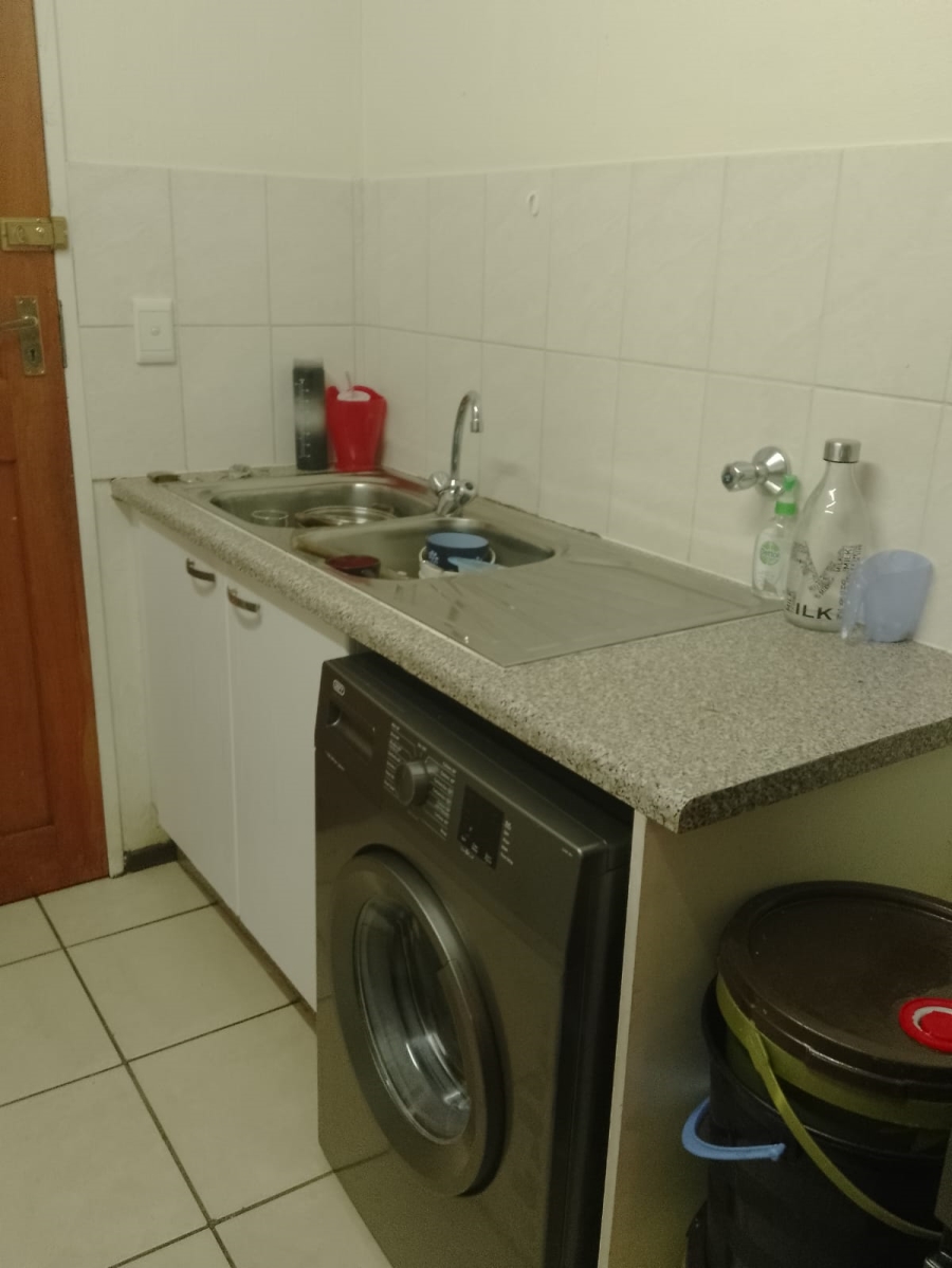 To Let 2 Bedroom Property for Rent in Ruimsig Gauteng