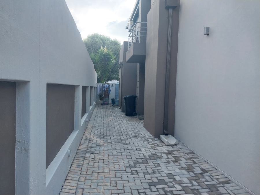 3 Bedroom Property for Sale in Boardwalk Gauteng