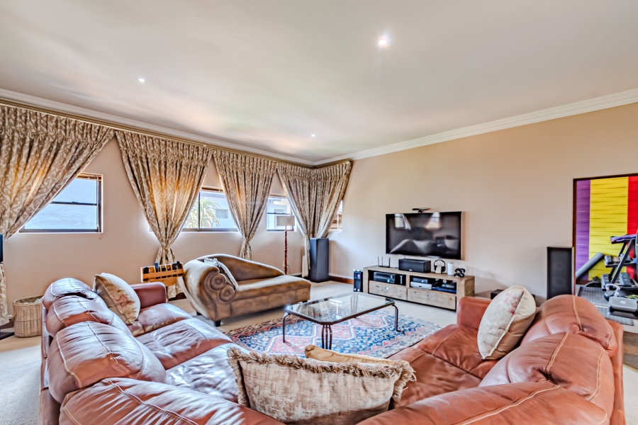 7 Bedroom Property for Sale in Zambezi Country Estate Gauteng