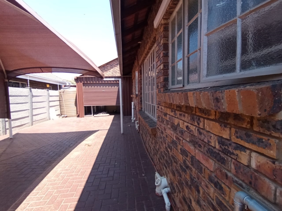 3 Bedroom Property for Sale in Risiville Gauteng