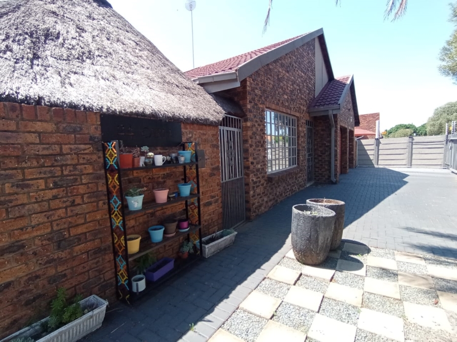 3 Bedroom Property for Sale in Risiville Gauteng