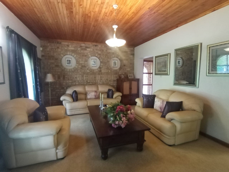 4 Bedroom Property for Sale in Three Rivers East Gauteng