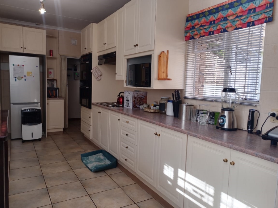 4 Bedroom Property for Sale in Three Rivers East Gauteng