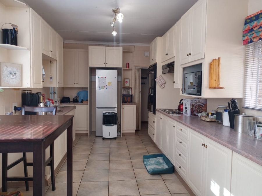 4 Bedroom Property for Sale in Three Rivers East Gauteng