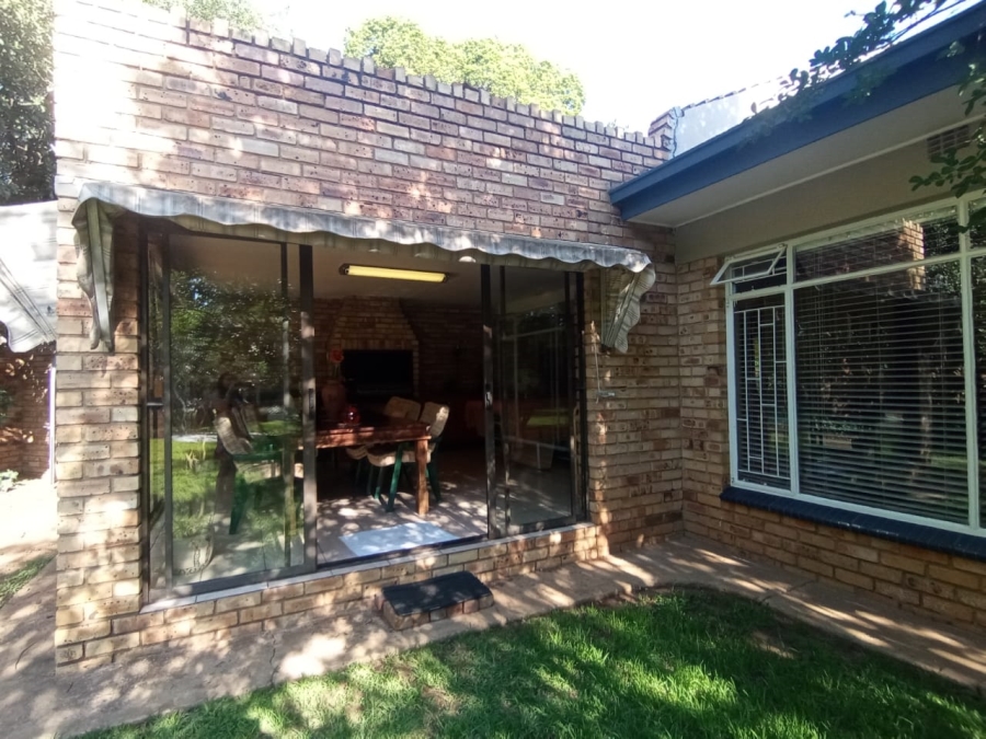 4 Bedroom Property for Sale in Three Rivers East Gauteng