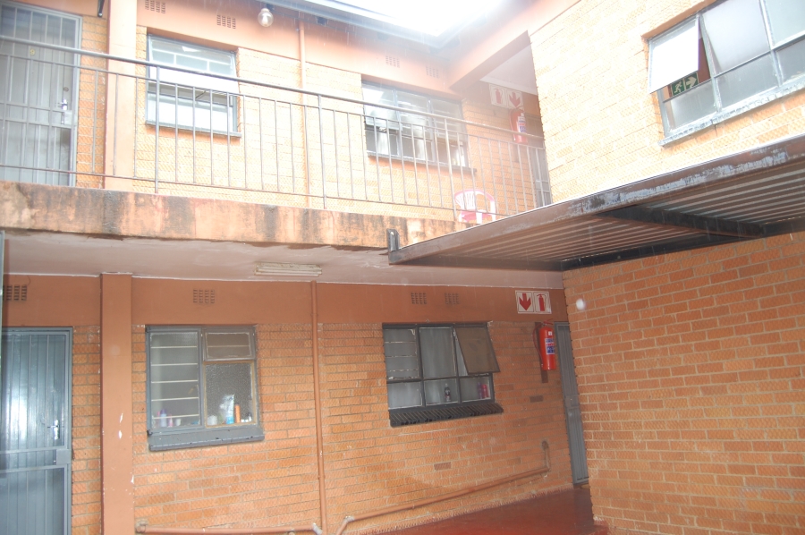 1 Bedroom Property for Sale in Windsor East Gauteng