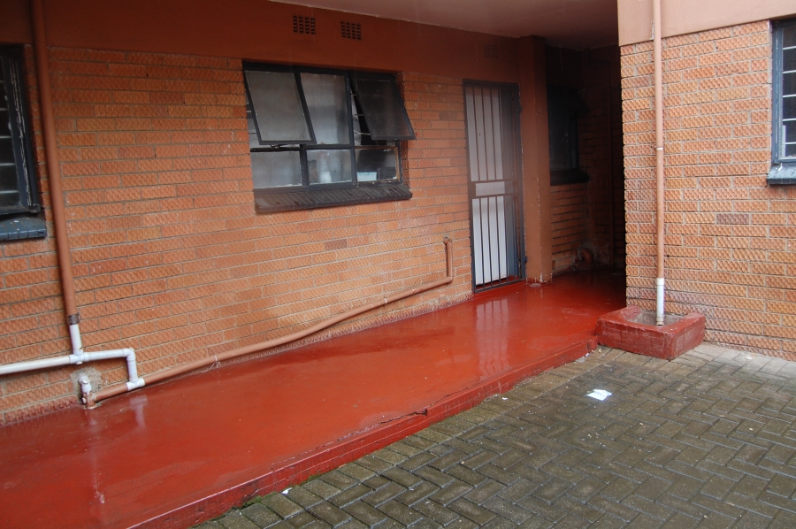 1 Bedroom Property for Sale in Windsor East Gauteng