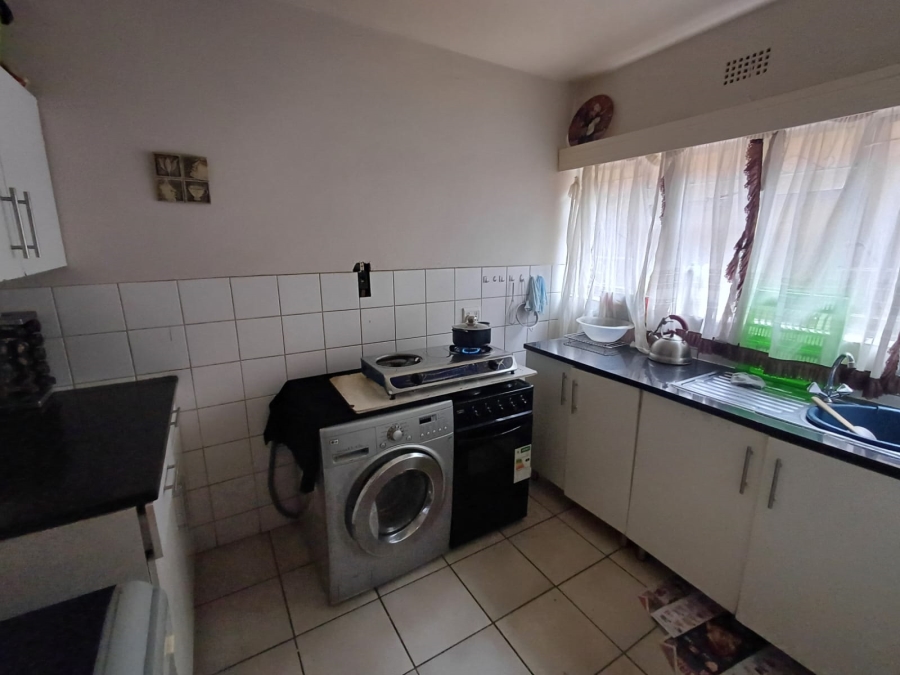 1 Bedroom Property for Sale in Windsor East Gauteng