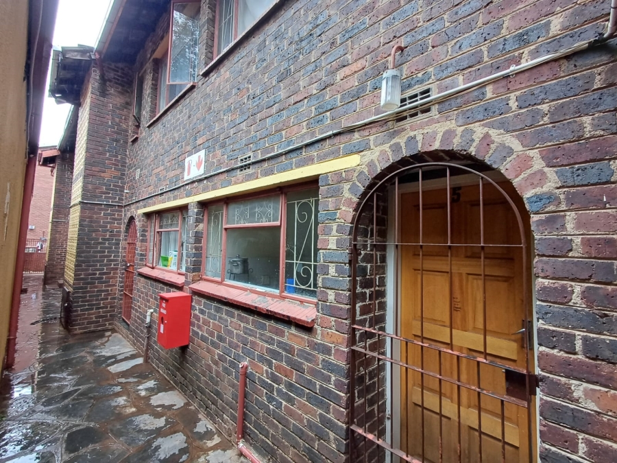 2 Bedroom Property for Sale in Windsor East Gauteng