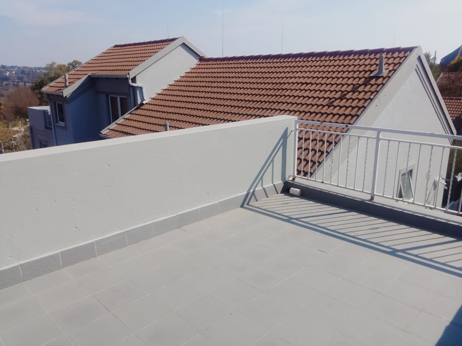 To Let 2 Bedroom Property for Rent in Sunninghill Gauteng