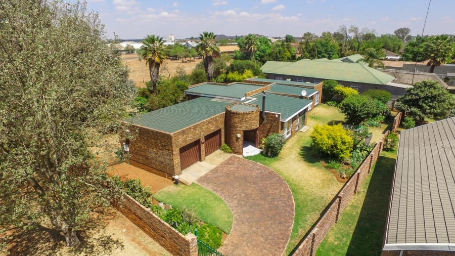 4 Bedroom Property for Sale in Meyerton Central Gauteng