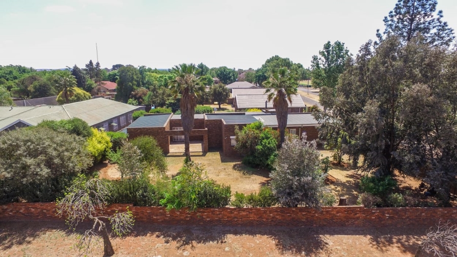 4 Bedroom Property for Sale in Meyerton Central Gauteng