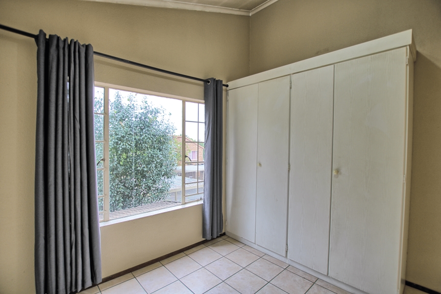 To Let 2 Bedroom Property for Rent in Sonneglans Gauteng