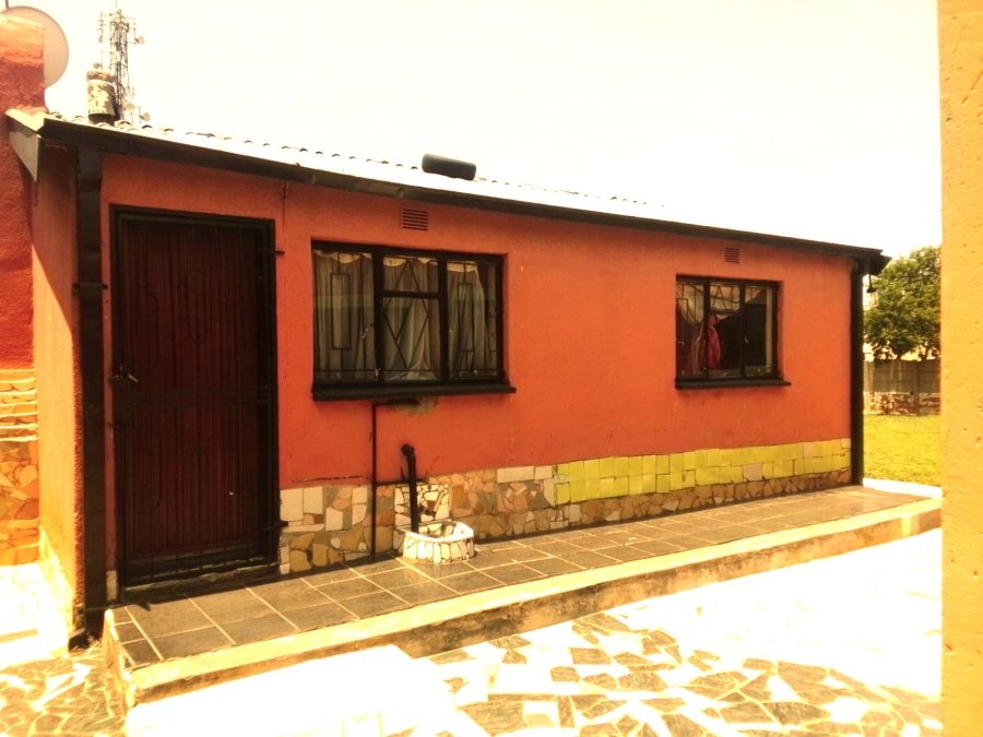 3 Bedroom Property for Sale in Hlongwane Gauteng