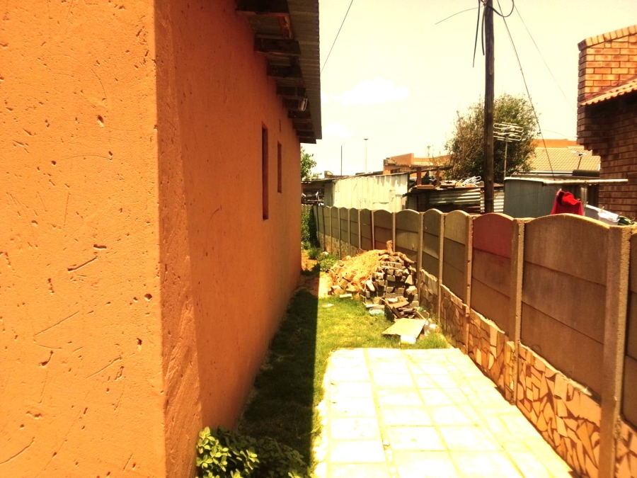 3 Bedroom Property for Sale in Hlongwane Gauteng