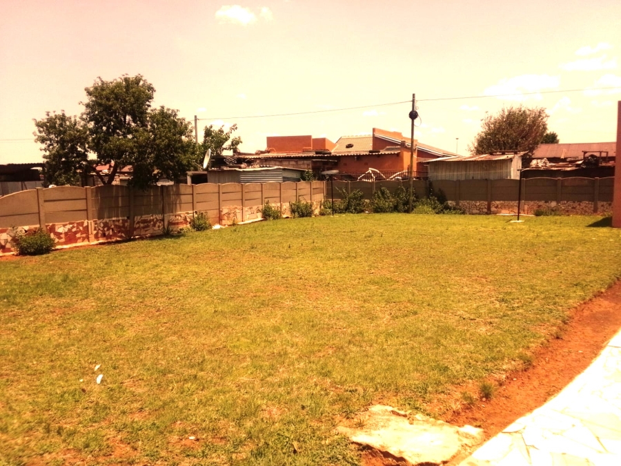 3 Bedroom Property for Sale in Hlongwane Gauteng