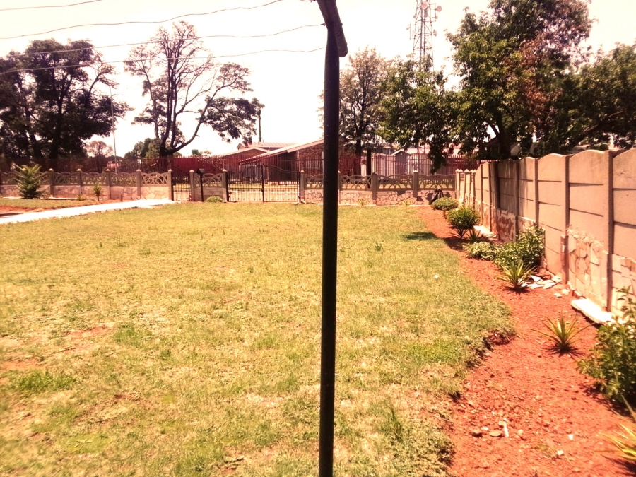 3 Bedroom Property for Sale in Hlongwane Gauteng