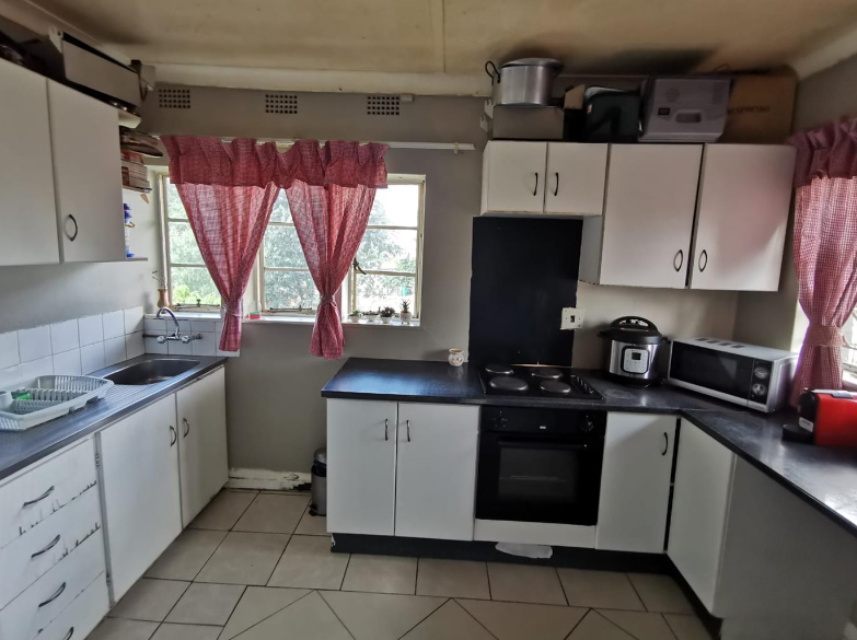 2 Bedroom Property for Sale in Crown Gardens Gauteng