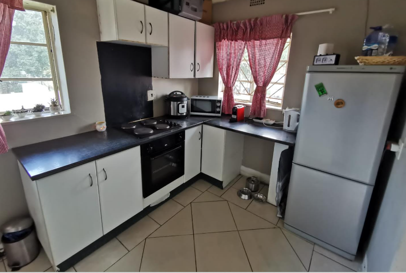 2 Bedroom Property for Sale in Crown Gardens Gauteng