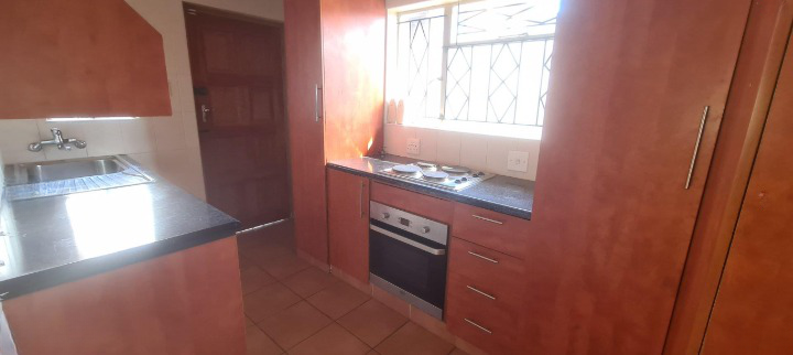 3 Bedroom Property for Sale in Crown Gardens Gauteng