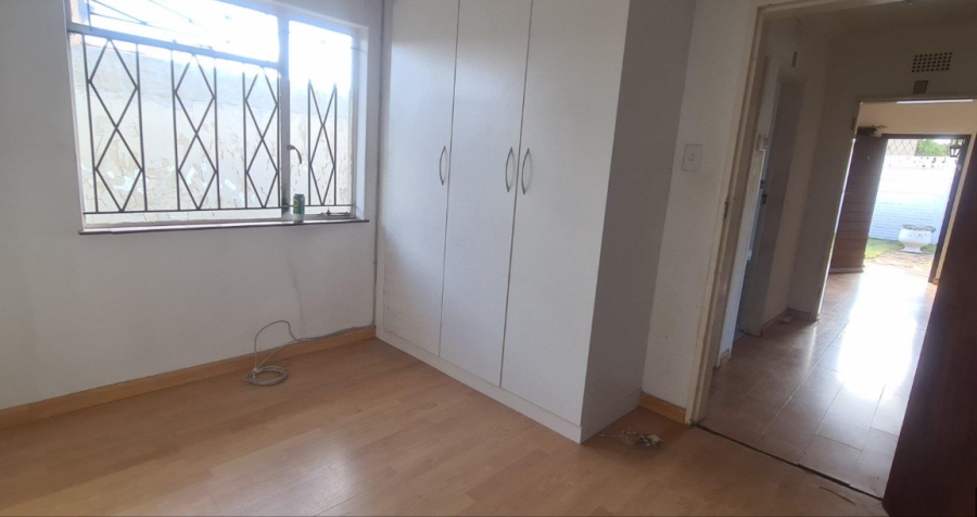 3 Bedroom Property for Sale in Crown Gardens Gauteng