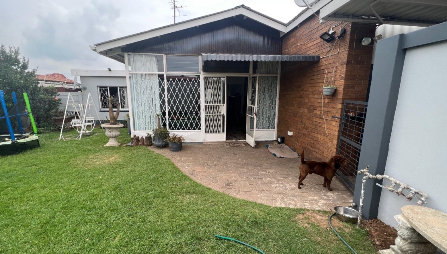 3 Bedroom Property for Sale in Crown Gardens Gauteng