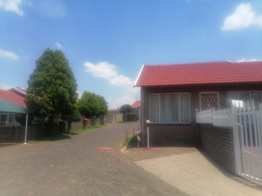 2 Bedroom Property for Sale in Hamberg Gauteng