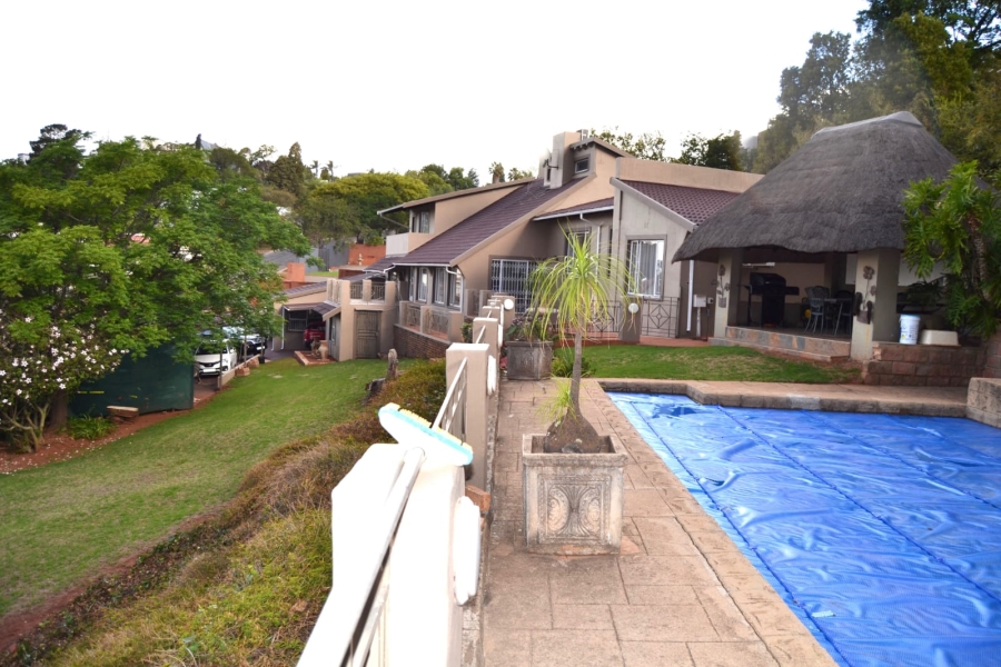 6 Bedroom Property for Sale in Helderkruin Gauteng