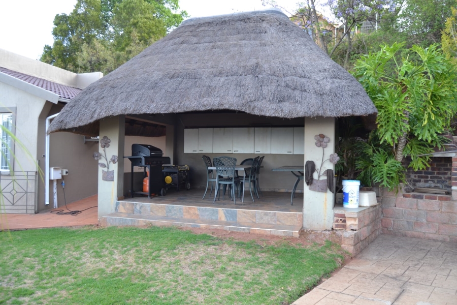 6 Bedroom Property for Sale in Helderkruin Gauteng