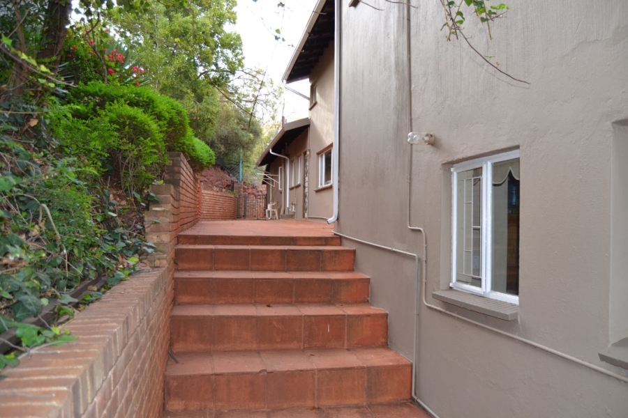 6 Bedroom Property for Sale in Helderkruin Gauteng