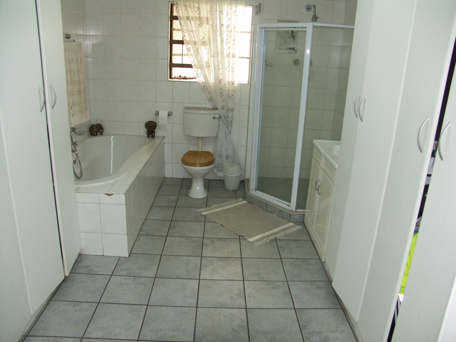 3 Bedroom Property for Sale in Kenmare Gauteng