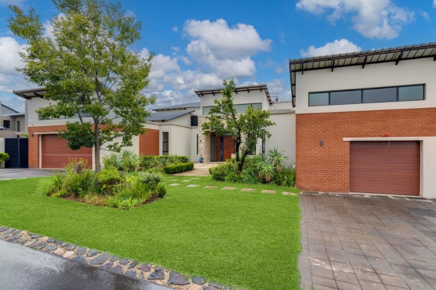 5 Bedroom Property for Sale in Waterfall Country Estate Gauteng