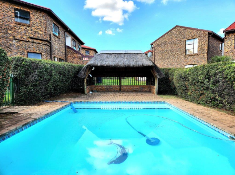 2 Bedroom Property for Sale in Liefde en Vrede Gauteng