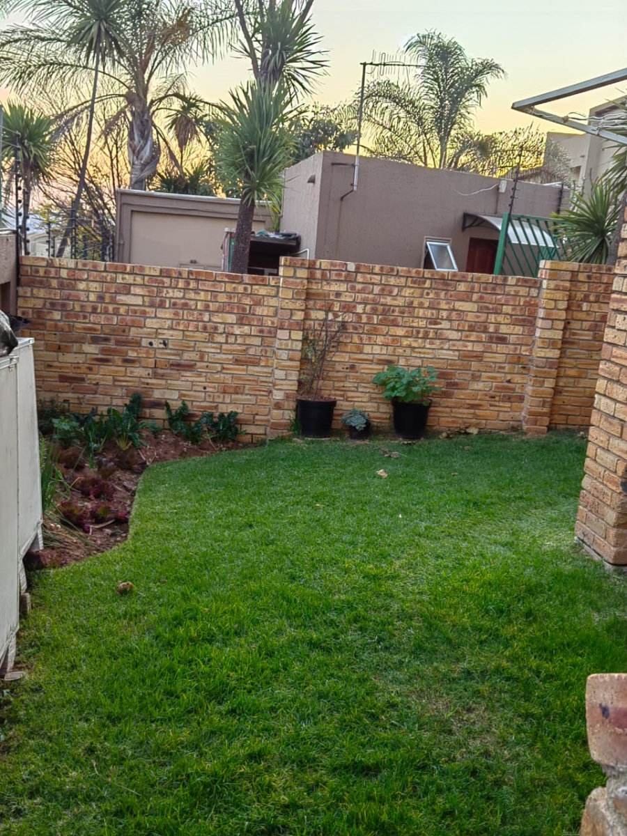 2 Bedroom Property for Sale in Liefde en Vrede Gauteng