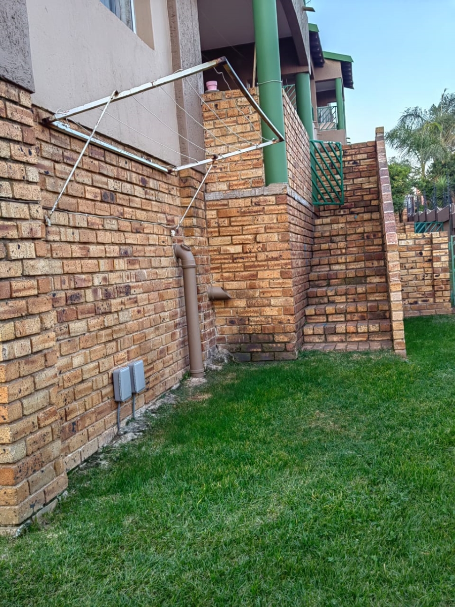 2 Bedroom Property for Sale in Liefde en Vrede Gauteng