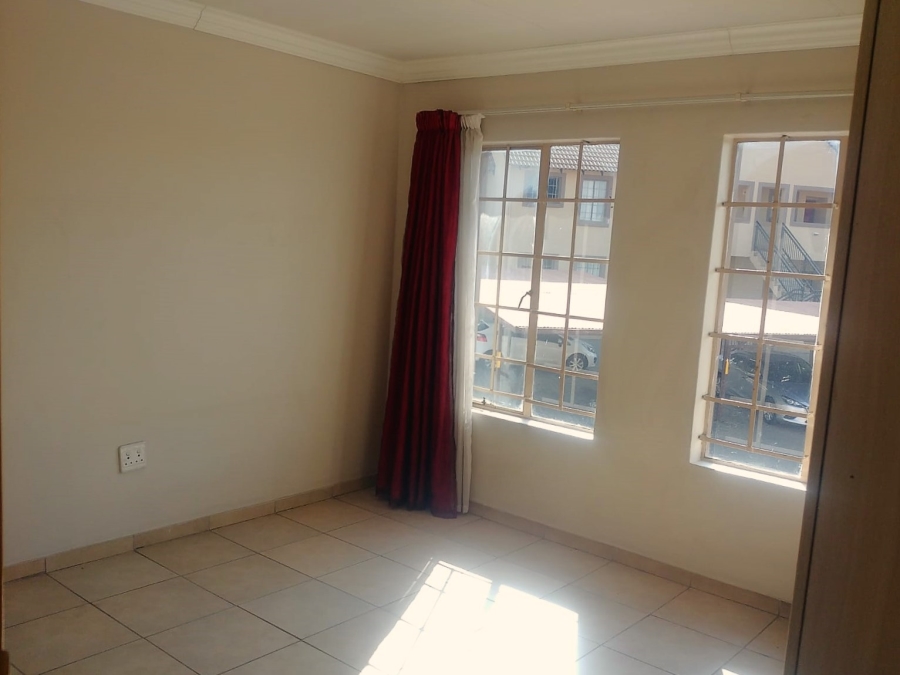 3 Bedroom Property for Sale in Kosmosdal Gauteng