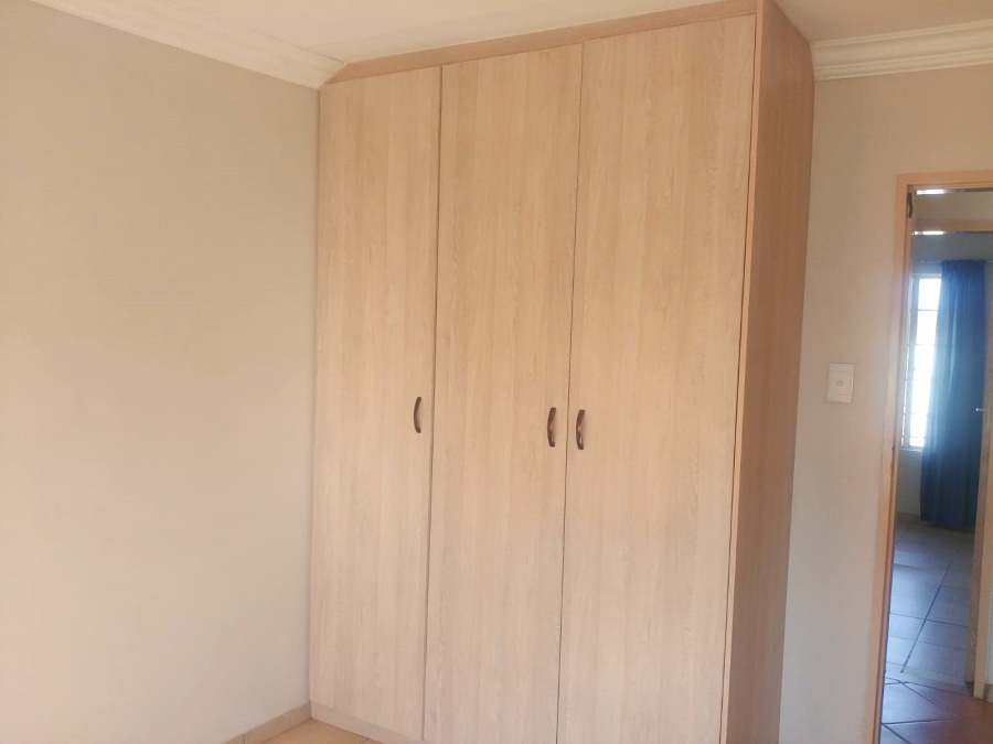 3 Bedroom Property for Sale in Kosmosdal Gauteng