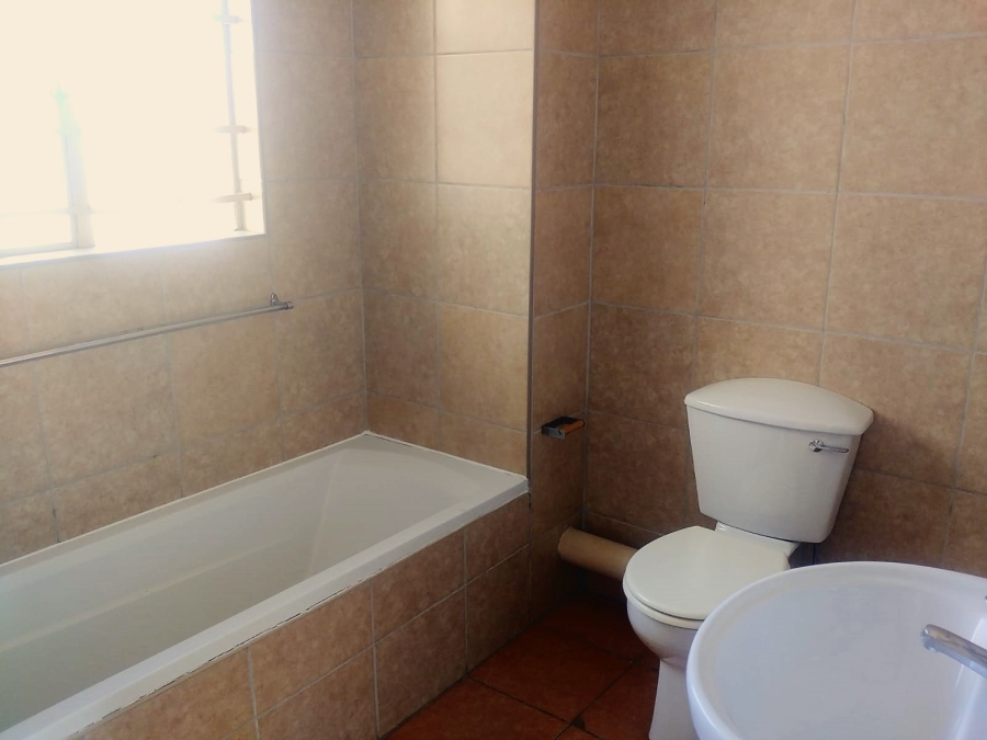 3 Bedroom Property for Sale in Kosmosdal Gauteng