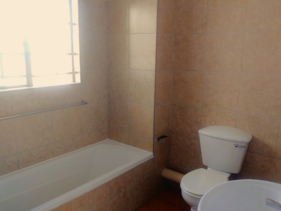 3 Bedroom Property for Sale in Kosmosdal Gauteng