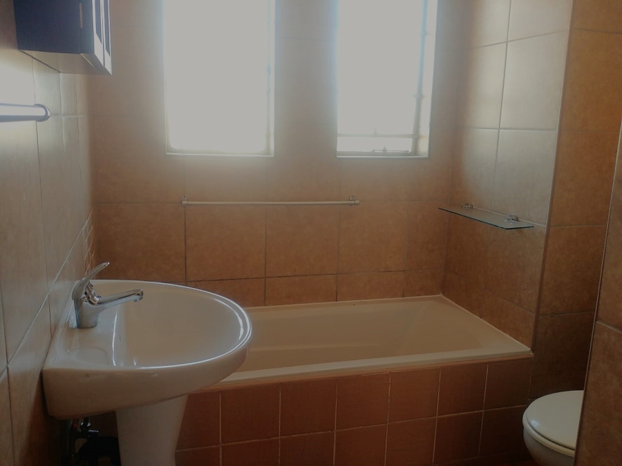 3 Bedroom Property for Sale in Kosmosdal Gauteng