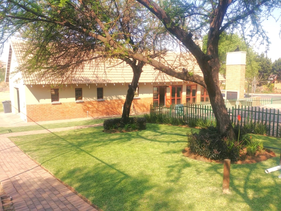 3 Bedroom Property for Sale in Kosmosdal Gauteng