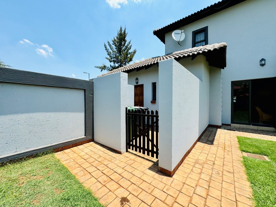 4 Bedroom Property for Sale in Zambezi Country Estate Gauteng