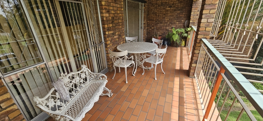 3 Bedroom Property for Sale in New Redruth Gauteng