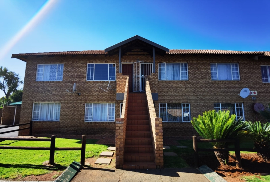 To Let 2 Bedroom Property for Rent in Kenleaf Gauteng