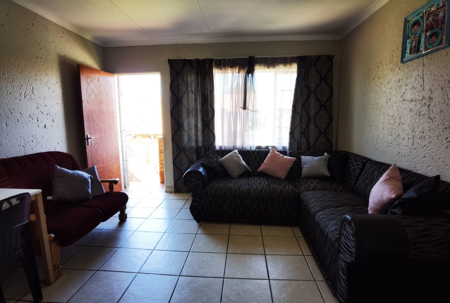 To Let 2 Bedroom Property for Rent in Kenleaf Gauteng